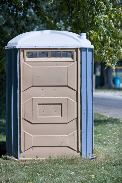 Best Best portable toilet rental  in Toppenish, WA